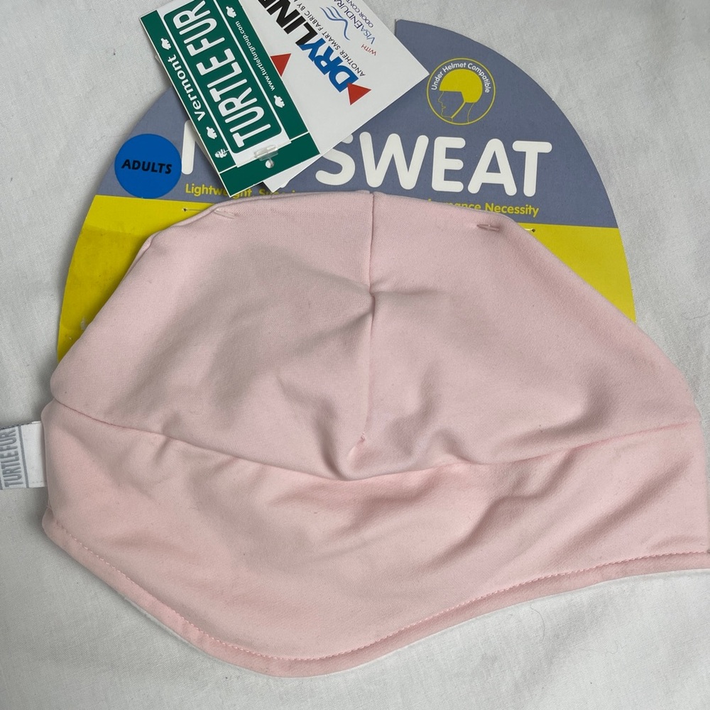 NWT Turtle Fur Dryline Lined Earbeanie